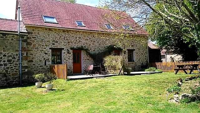 Gite Du Sorbier Le Chalard Экстерьер фото